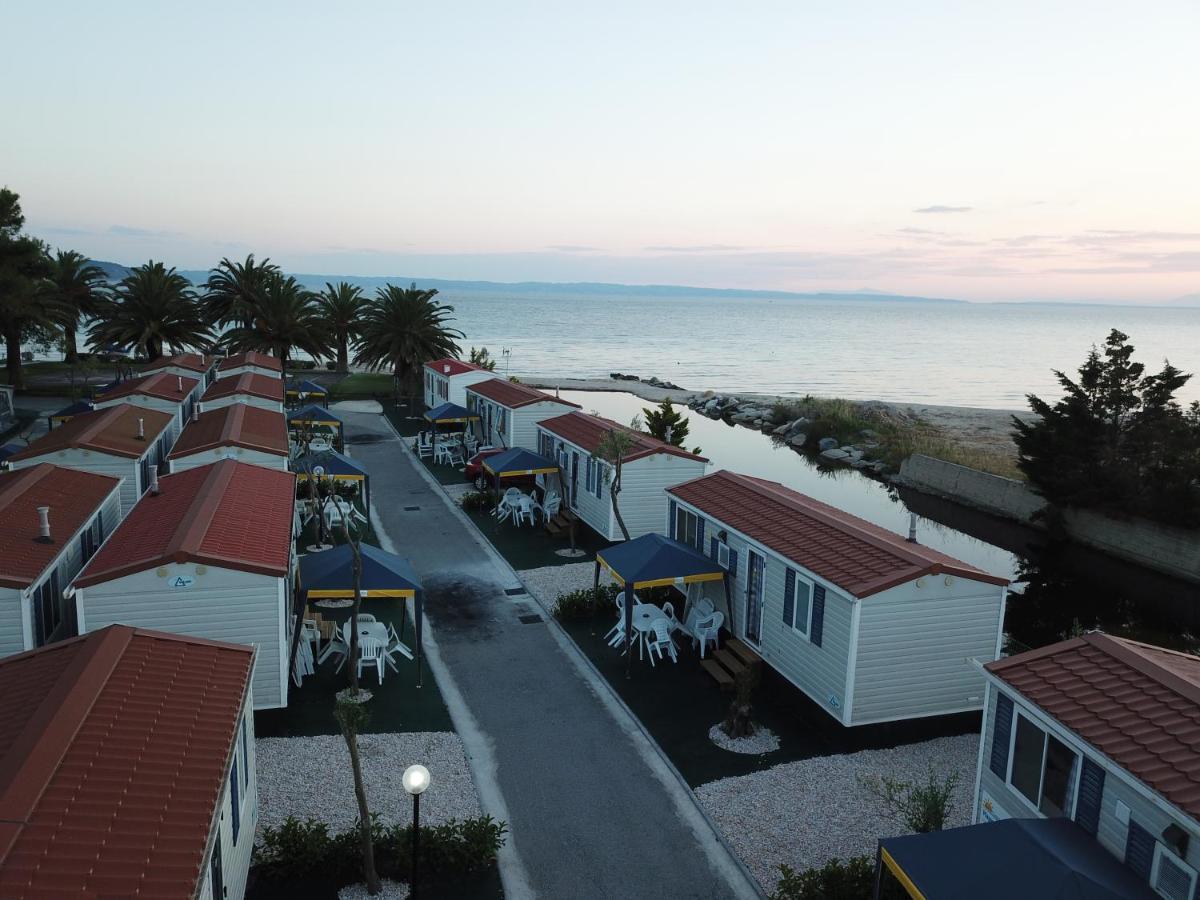 Happy Camp Mobile Homes In Castello Camping & Summer Resort Neos Marmaras Eksteriør bilde